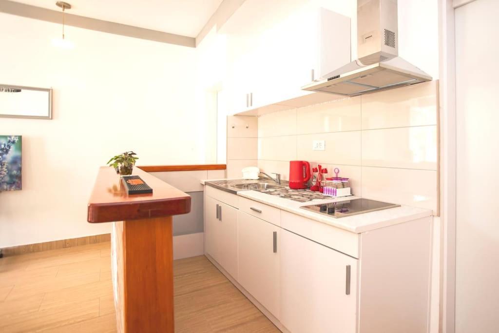 Apartman Den,Rovinj Oaza U Centru Grada I Besplatnim Parkingom Apartment Bagian luar foto