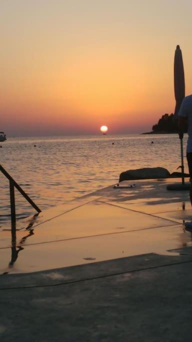 Apartman Den,Rovinj Oaza U Centru Grada I Besplatnim Parkingom Apartment Bagian luar foto